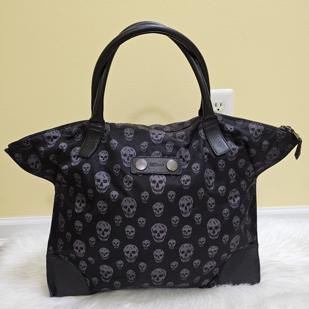 🎉🎉🎉HOST PICK🎉🎉🎉Alexander McQueen - Faithful De-Manta Tote